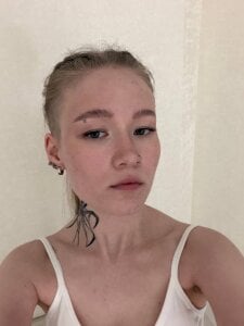 MaireLanda There's nothing under the white... will you check? Foto