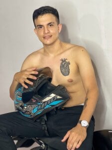 massimo_greco_ On my motorcycle 👀🏍 Foto 3