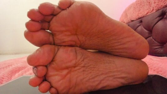 dany_brownie Admire my pretty feet Foto  2