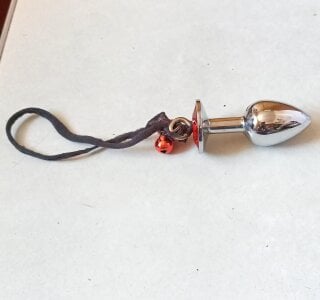 Caprron Play with my anus Pic 2