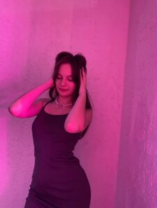 NeliaVandresar beautiful girl 🤭 Pic