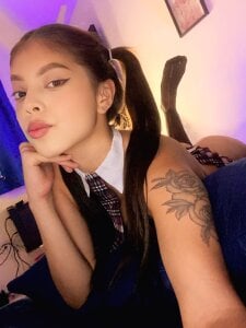 schoolgirl🤓 od PAMELAVIDAL  snímek