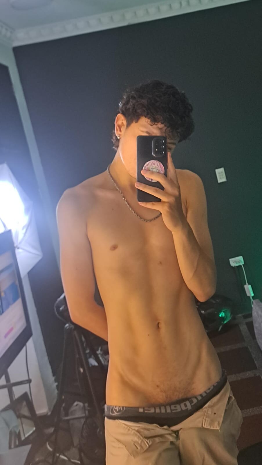 LeoFeniix Trending Plaatje 4345