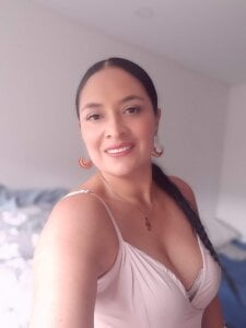 CatleyaSmith Public Pic 5