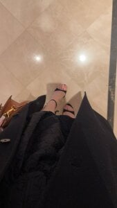 Mia_shy1 heels feet Billede