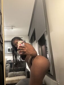 Naomiruty I just got home😳👉👈 Pic 3