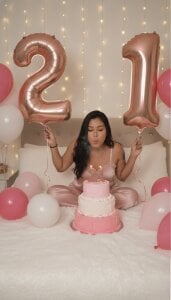 EmmaRossem🎂🍒 Foto 2