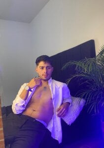 jaiden_thoner Hey Guyssss 🖤  5. fénykép