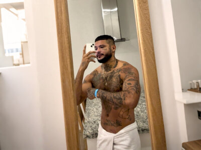 MICHELL_ARTHUS_ 🤴🏽 사진 2