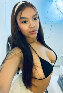 GabyMoreau Gaby hot and sporty 😍👟 Billede