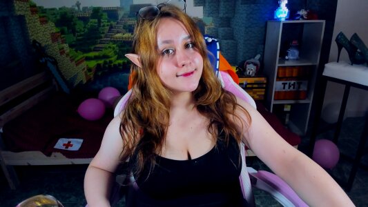 JudithEverly A sexy elf awaits your cuddle. зображення