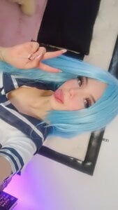 the blue hair princess de Barbieteeen  2 photos