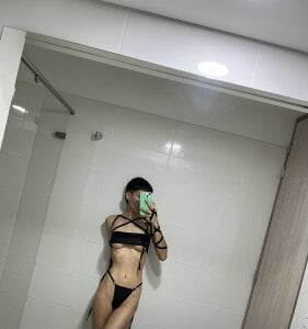 AmberLux07 Public Pic 3