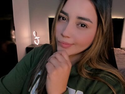 Lucia_star__ Female Squirtyoung Live Cam Chat