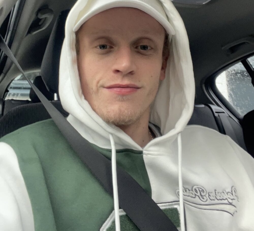 tinysimon from stripchat