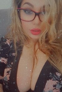 Emma_Muller32's Webcam Show