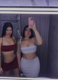 MiaFlameYGeorginaHot's Offline XXX Chat