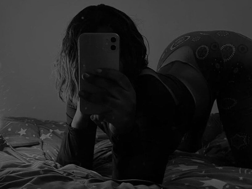 Sneakyy_link profile