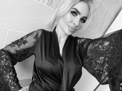 Milana_Sapphire - Stripchat Glamour Lovense Blowjob Girl 