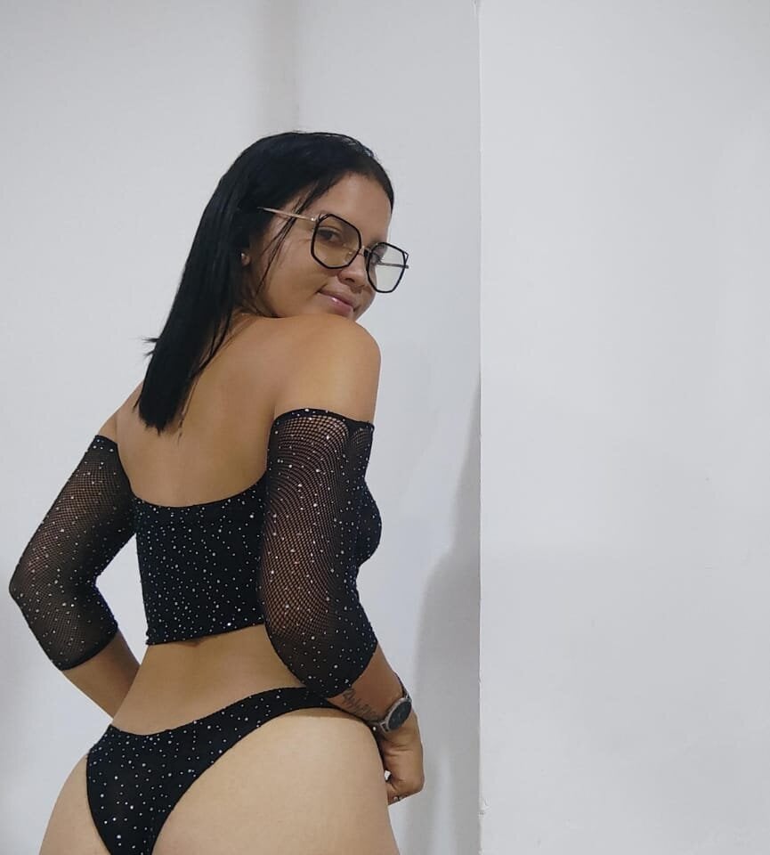 littlepretty_Latina live cam model at StripChat