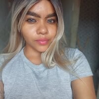 nora_312's Offline Chat Room