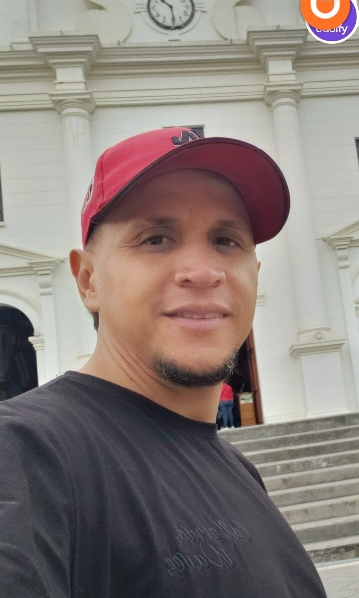 santiago24cmandmyfriend profile