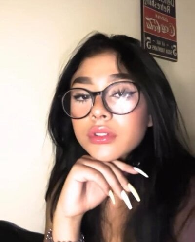 Violetta_pinkk1 Live Cam on StripChat