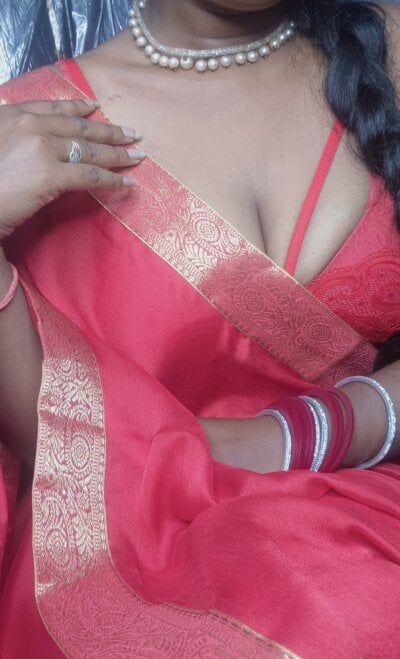 dusky_goddess07 from stripchat