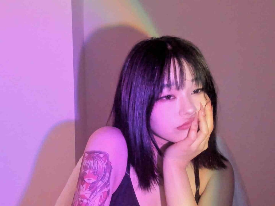 hee_young11's Offline XXX Chat
