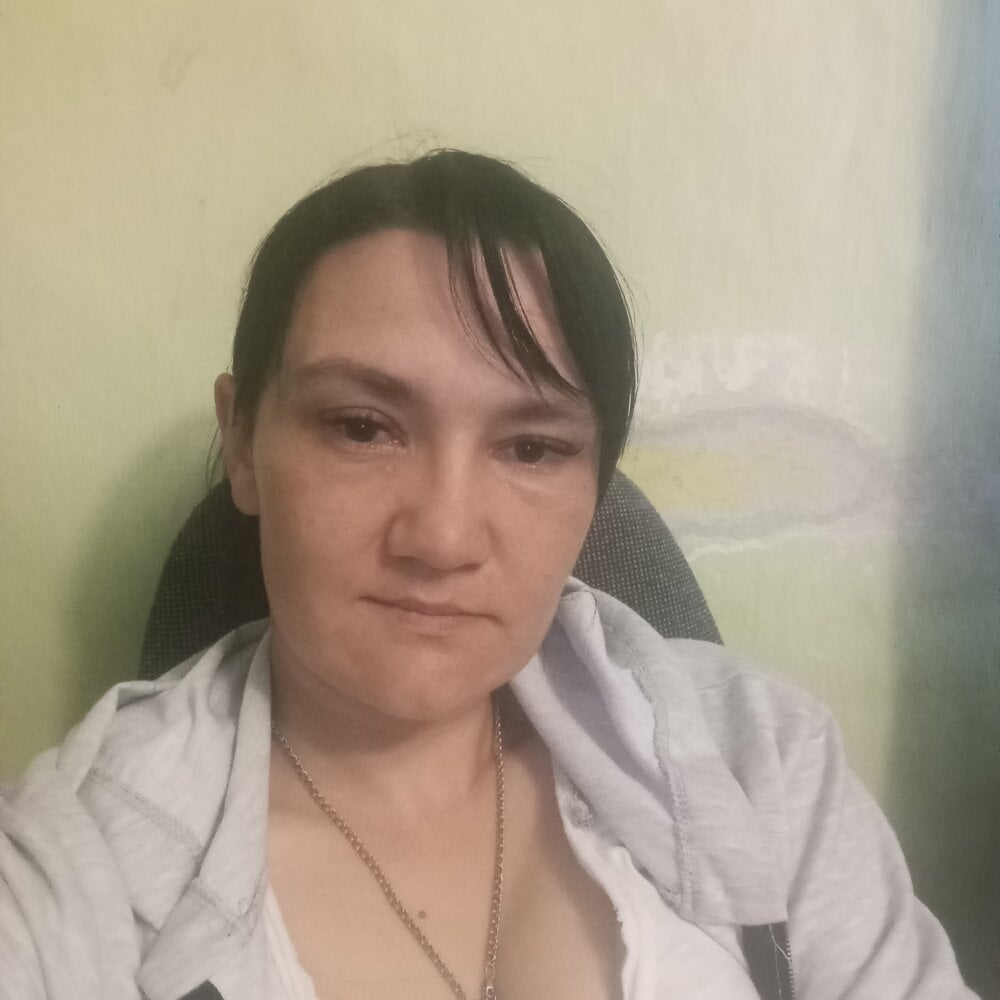 LaraLOVE280 live cam model at StripChat
