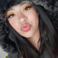 Sofia_LunaX's Offline Chat Room