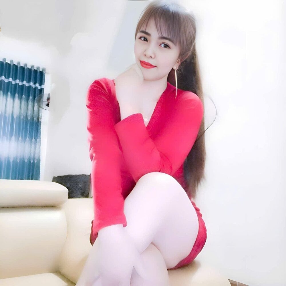 stripchat lisantly webcam profile pic via amateursex-livecam.com