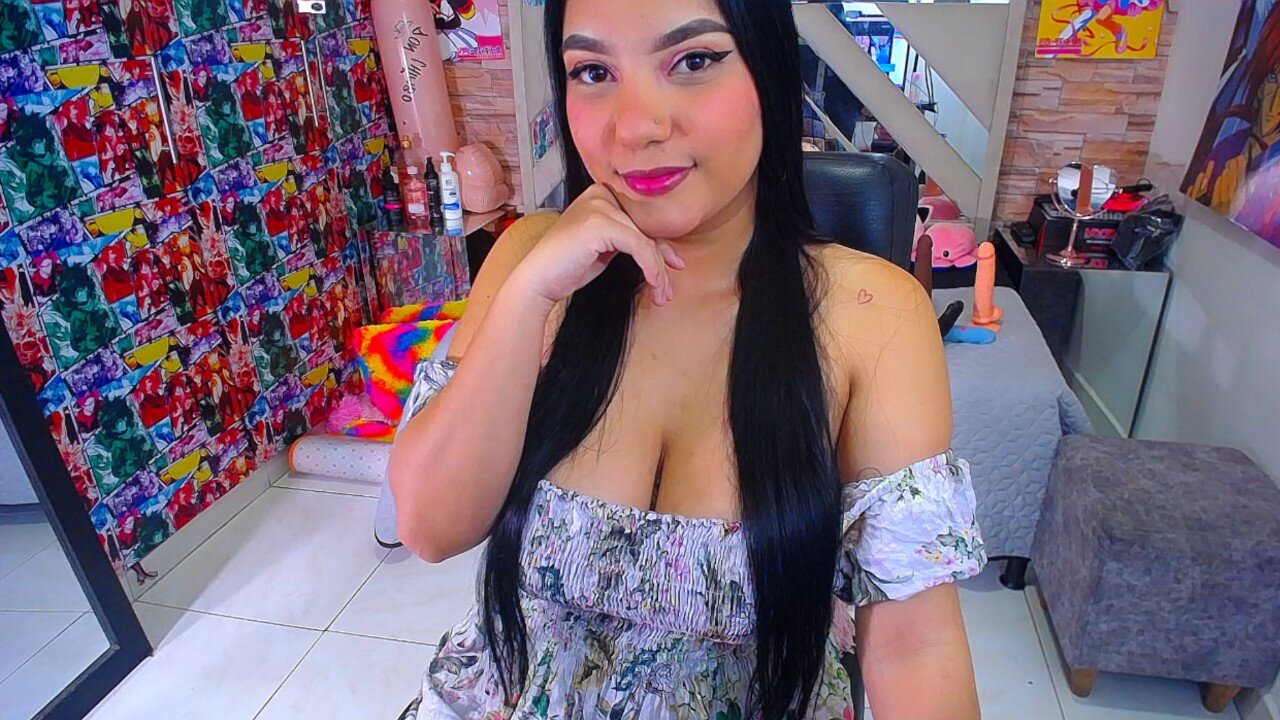 ARIANA_GREY08
