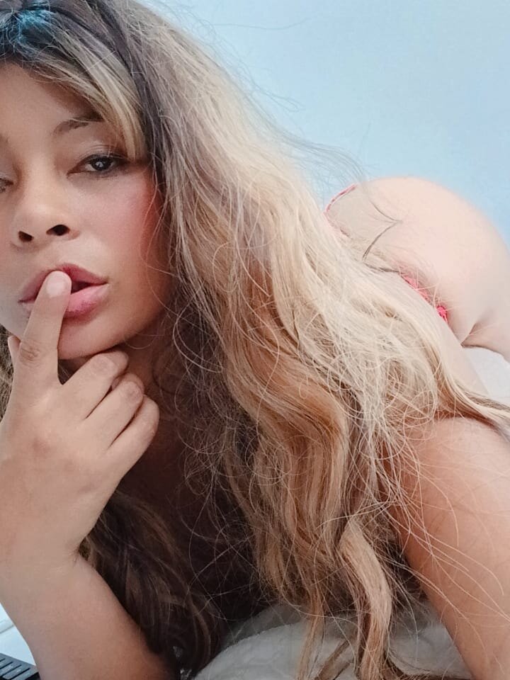 Live sex webcam photo for XiaraStark #289300687