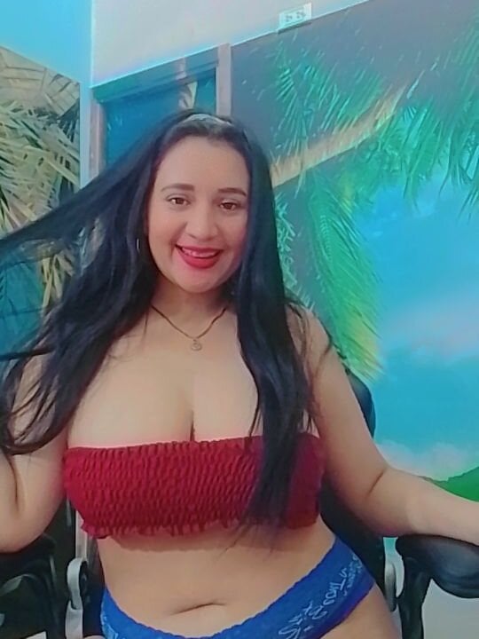 Romina_Cooper_ profile