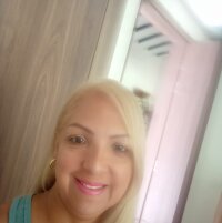 Azucena_23's Offline Chat Room