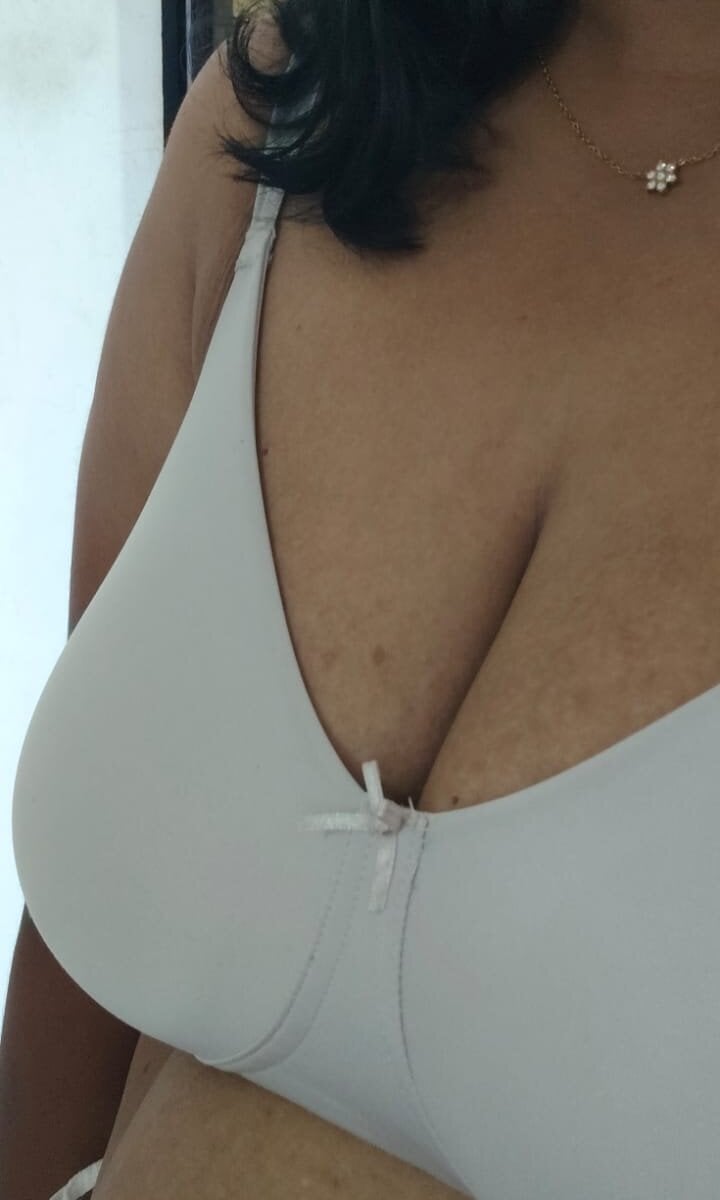 chatnmate.com rishitamil01 livesex profile in granny cams