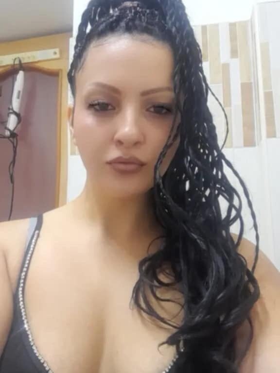 Zeynep-Tugce profile