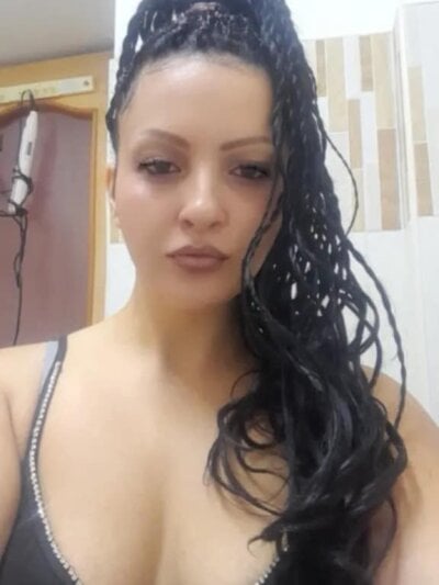 Zeynep-Tugce on StripChat