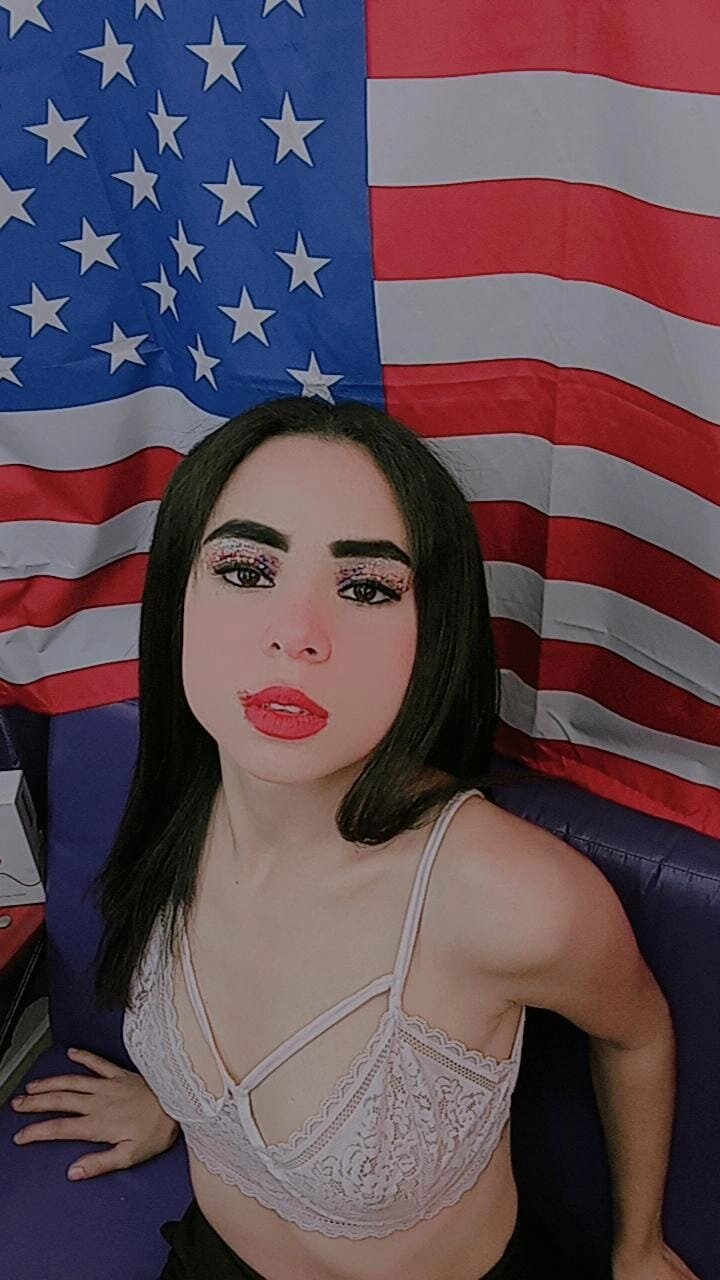Lana-Rhoades_