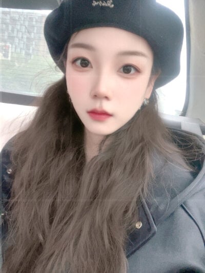 yueyue-oo on StripChat