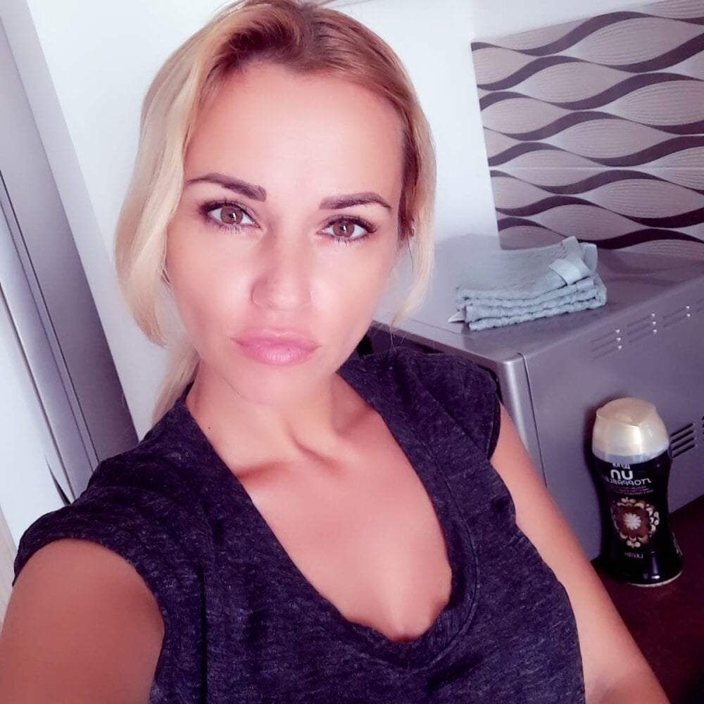 AellennaAA profile