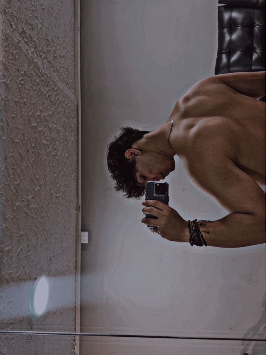 Zeus_18_ profile