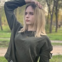EvelinaCute's Offline Chat Room