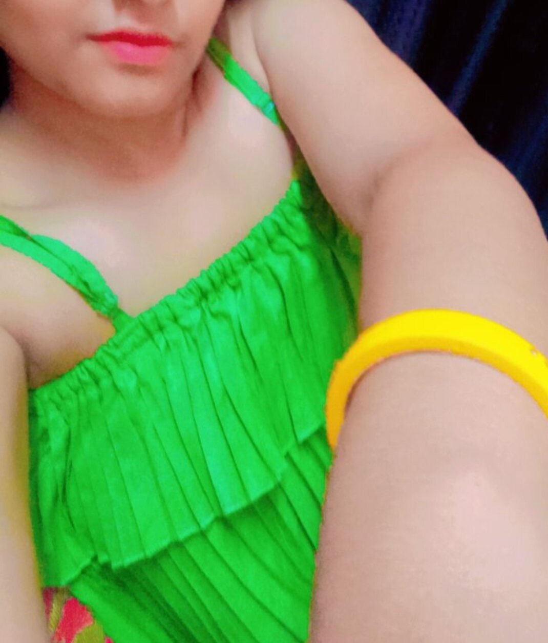Hot_Anu02