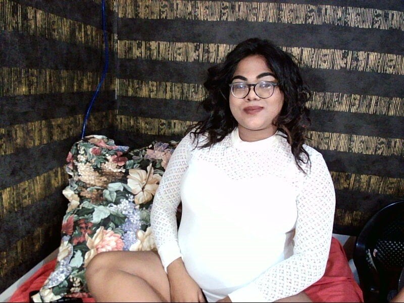 Watch  Indian_Lola00 live on cam at StripChat