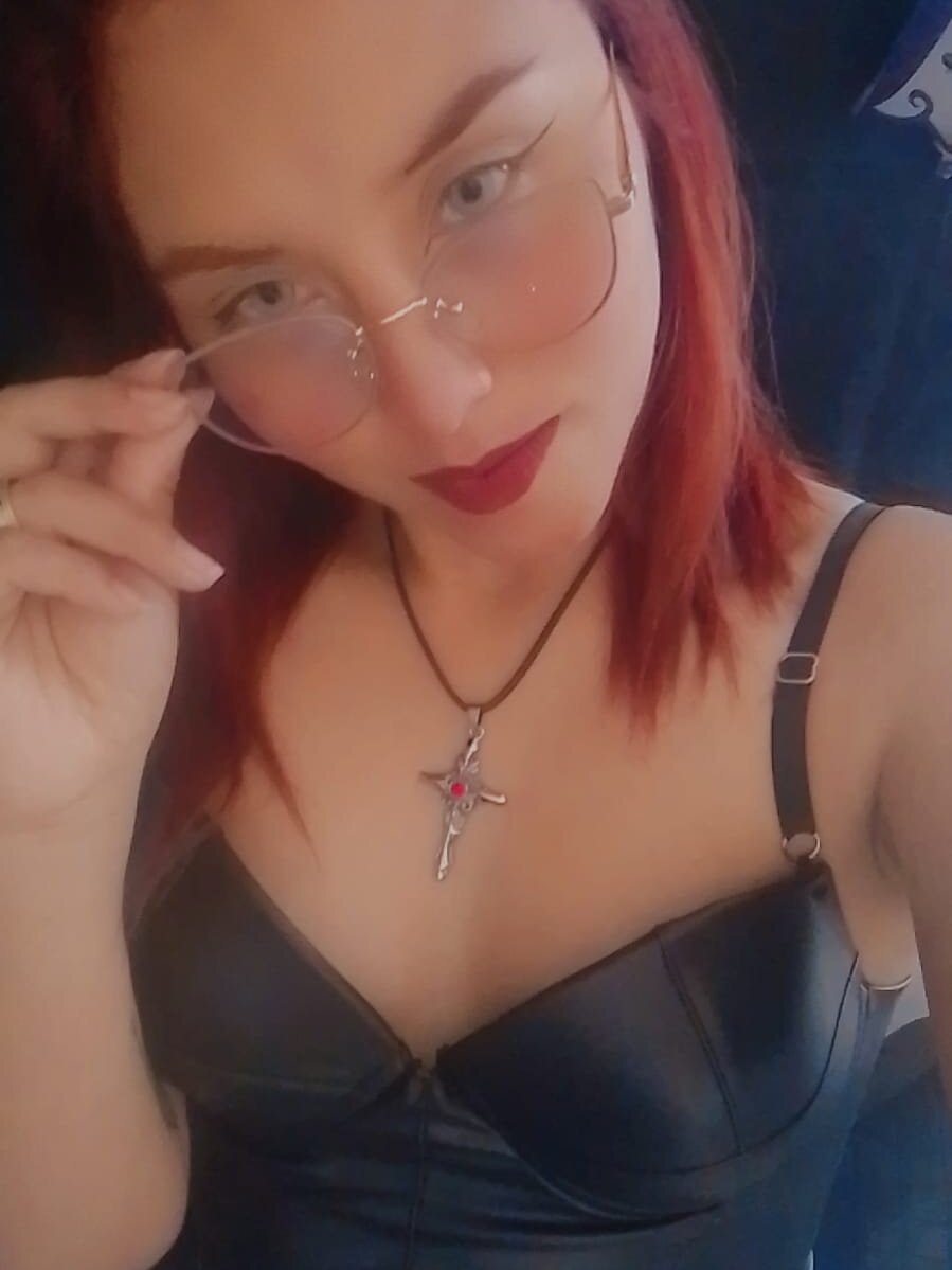 scarlett_thomas from stripchat