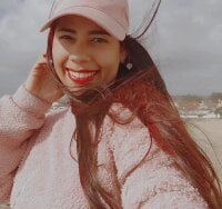 Yessy25th's Offline Chat Room