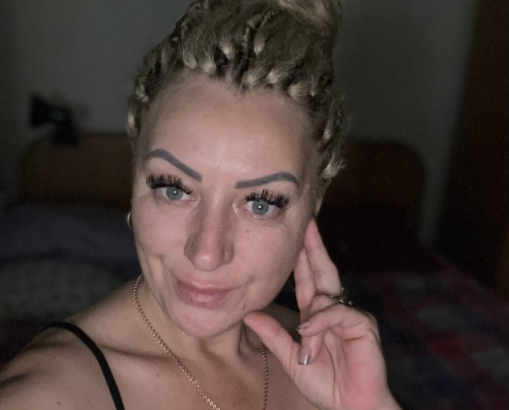 Milena_Milfa's Offline XXX Chat