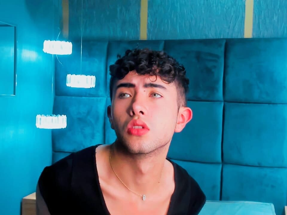 noahxitrux from stripchat